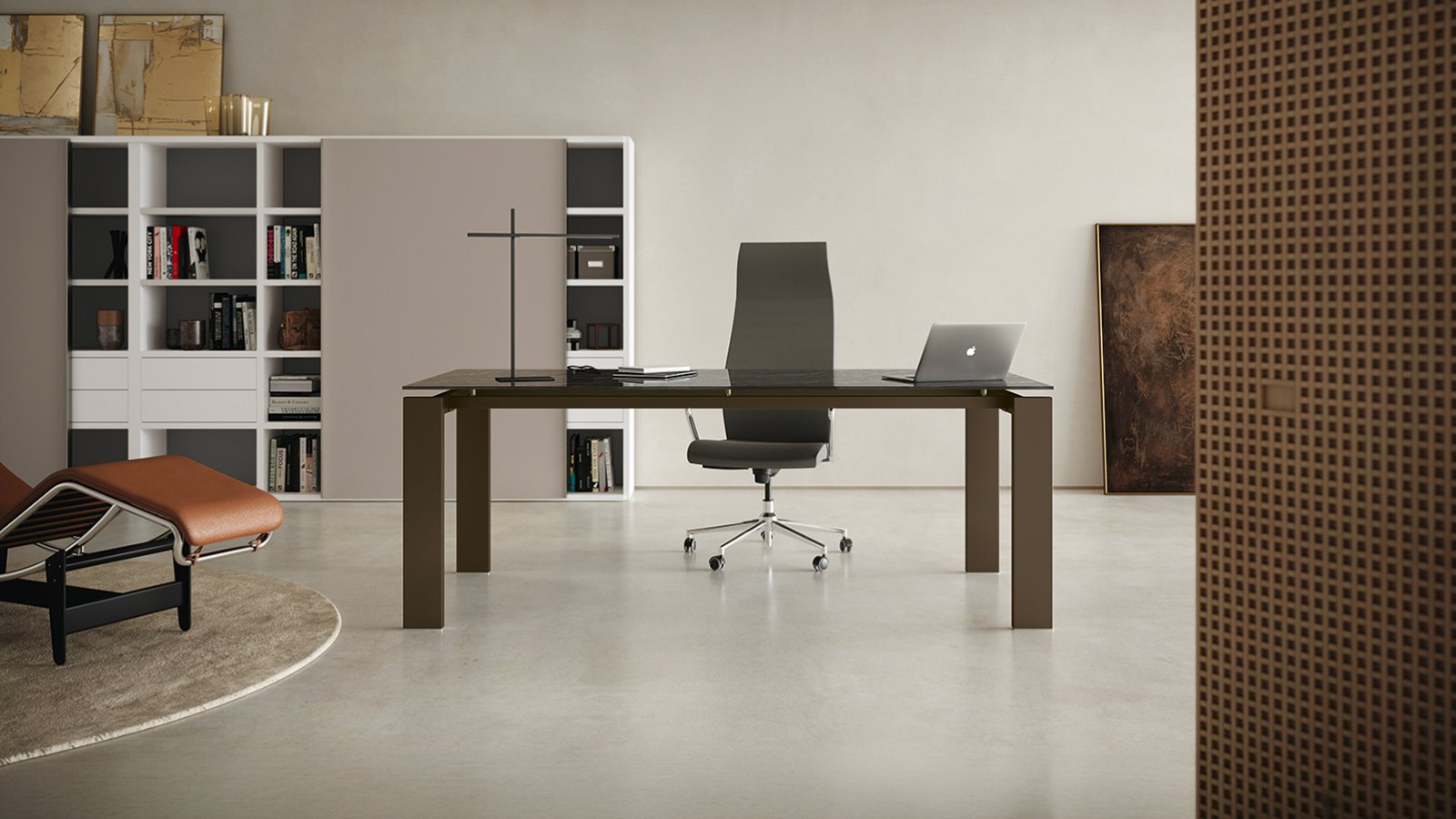 Директорский стол GO от Colombini Office с меламиновыми опорами