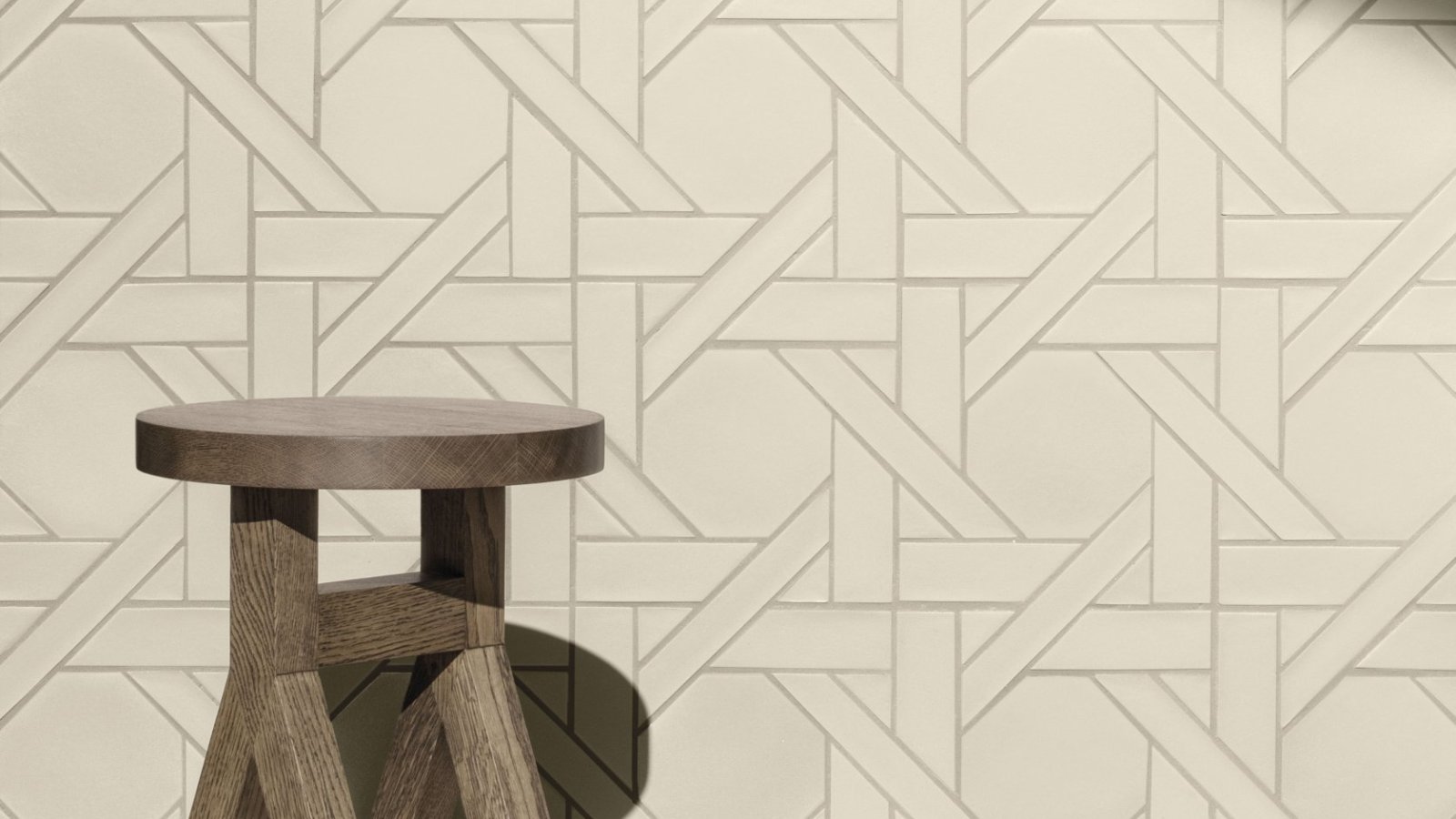 Мозаика Weaving от Mutina с плетёным узором Ba Leng в белом