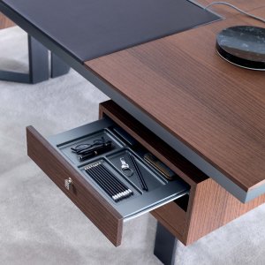 Круглый стол Lloyd диаметром 140 см