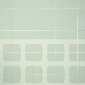 Betty Night Blue глубокий синий на стене