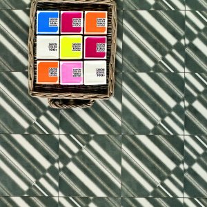 Деталь орнамента Azulej Flores от Mutina