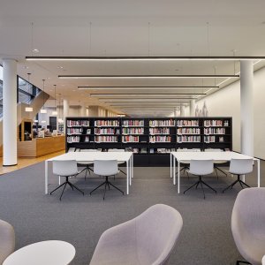 Catifa 53 Bench на три места на белом металлическом каркасе