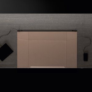 Стол Eleva поднятый для работы стоя в кабинете руководителя