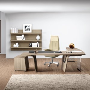 Стол Larus, Della Rovere, в кабинете руководителя