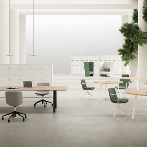 Компактный стол E-Place 80 x 65 см со столешницей из ЛДСП
