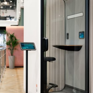 Звукопоглощающие панели из ПЭТ в кабине Framery One Compact