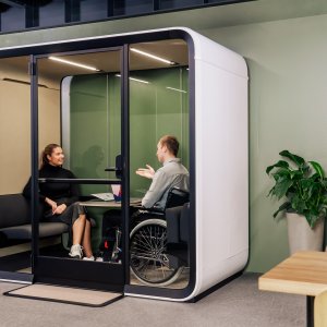 Framery Four Accessible со складной мебелью