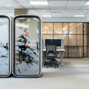 Framery One Compact в профиль на одном квадратном метре