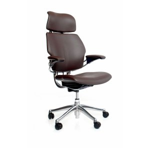 Кресло руководителя Freedom от Humanscale с подголовником, кожа