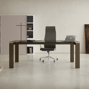 Директорский стол GO от Colombini Office с меламиновыми опорами