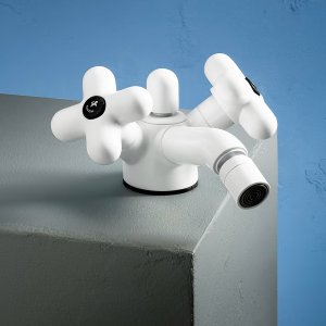 Ручная лейка FIT серии I Balocchi на шланге с настенным держателем