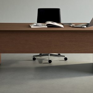 Кабинетный стол Otto+ от Martex в дубовом шпоне