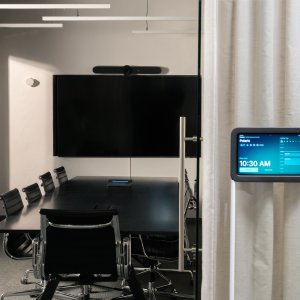 Framery Six как переговорная в открытом офисе