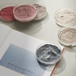 Otto от Mutina Burro в зоне ресепшн