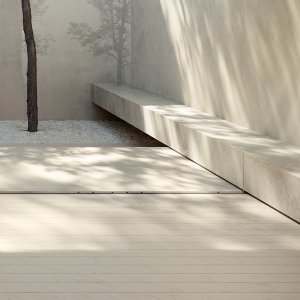 Otto от Mutina на полу и стене в гостевом санузле
