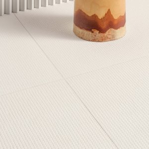 Стена в Pico Blue Dots Satin рядом с Pico Up Blue