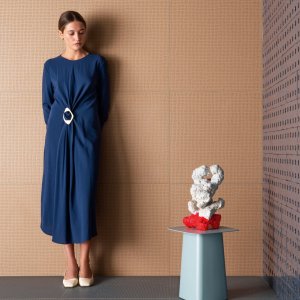 Пол из Pico Down Natural Satin в дизайнерской ванной