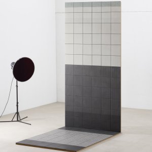 Узор Mesh White коллекции Tape Mutina на белой базе