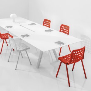 Матовая водная краска на дубовой ножке стола Pedrali Arki-Table