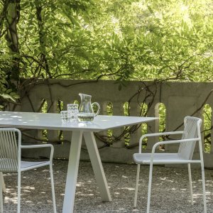 Небольшой квадратный Arki-Table ARKW5/2 с дубовыми ножками