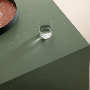 Поверхность Primavera от Mutina с цветными керамическими вкраплениями