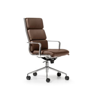 Кресло руководителя The Season Comfort от Quinti в чёрной коже с высокой спинкой на колёсах