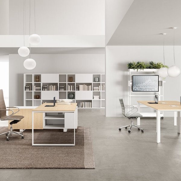 Кабинет руководителя со столом DVO Office, произведённым в Европе